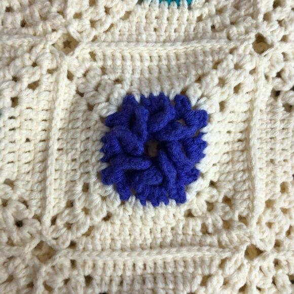 Set of 2 Vintage Granny Square Pillow Covers - Picture 5 of 10